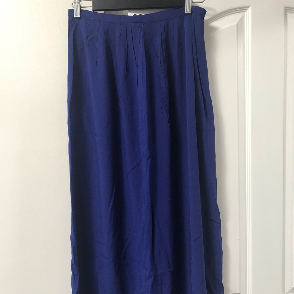 3/$25 (NWOT)Blue maxi skirt